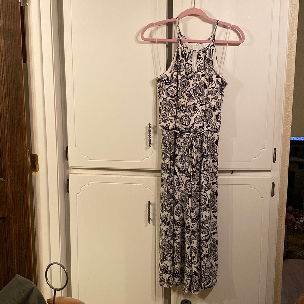 Pants suit size 6 capri style great cuts